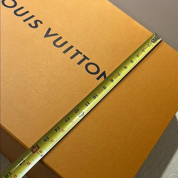 Louis Vuitton Signature Orange Box Large BOX. Magnetic closure. - Picture 3 of 11